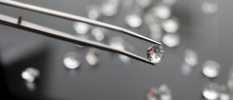 Lab Diamond vs Moissanite: Which Choice Leads to Less Regret Later?