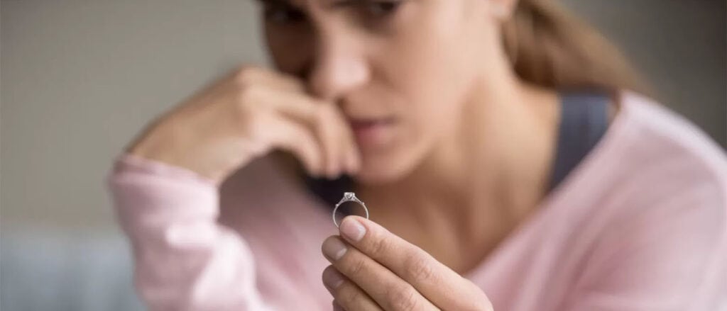 Lab-grown diamond engagement ring, eco-friendly and ethical jewelry option, real story behind lab-grown diamonds.